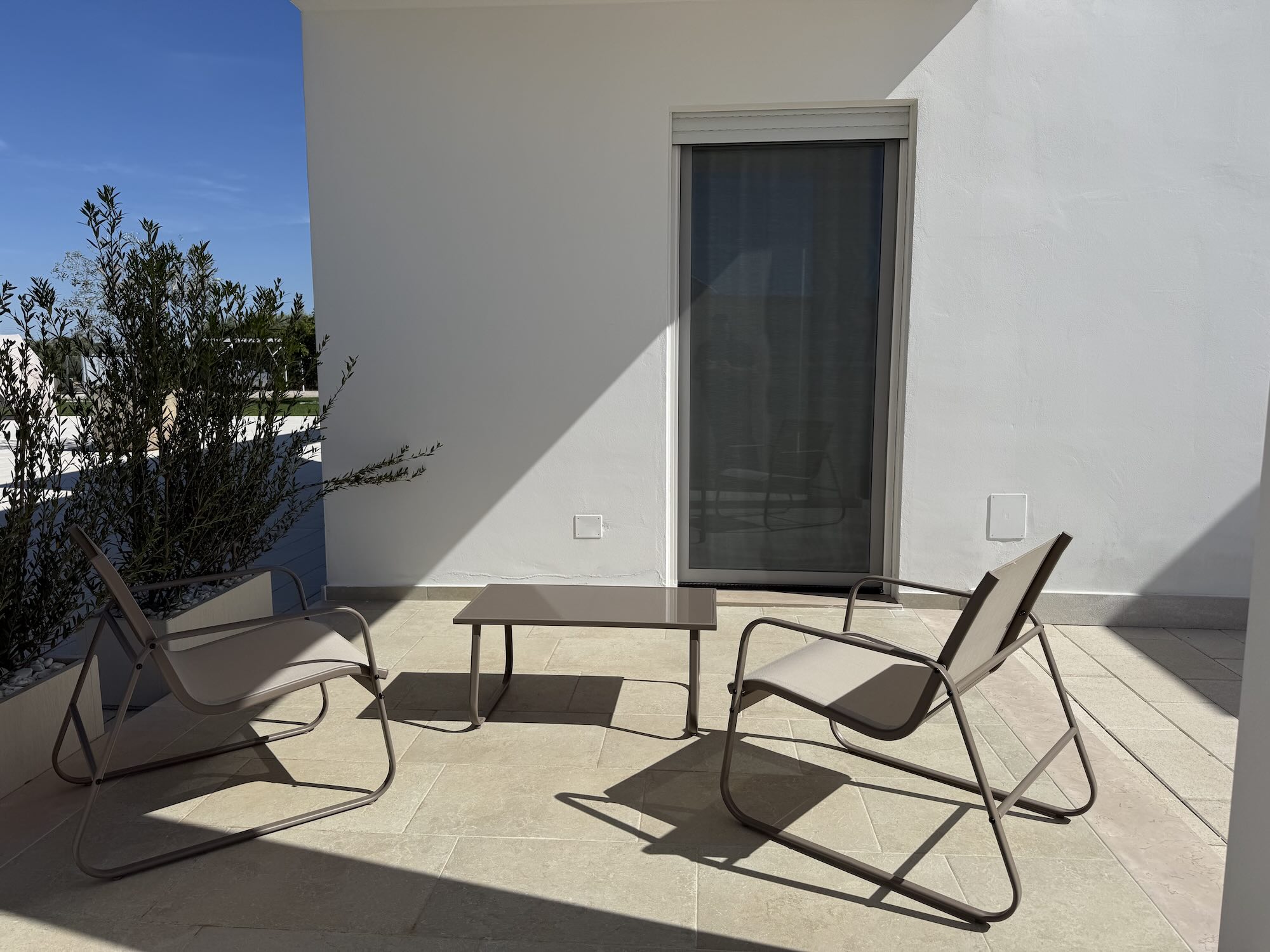 Comfort e servizi inclusi — piscina, mini frigo, cassaforte — Agritenuta San Francesco
